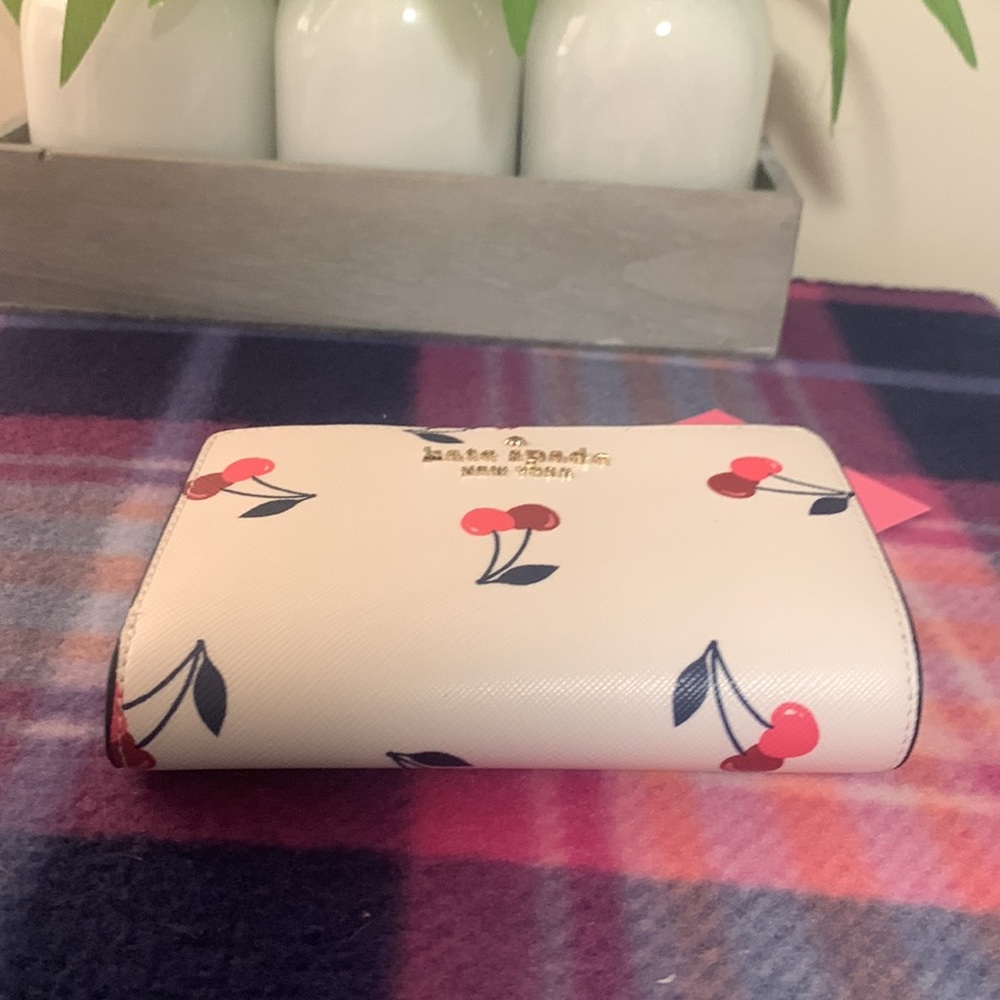 Nwt Kate spade staci dancing cherries printed wallet - Picture 3 of 12